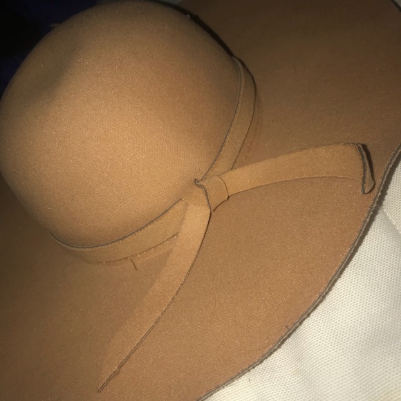 Tan hat - Picture 2 of 3